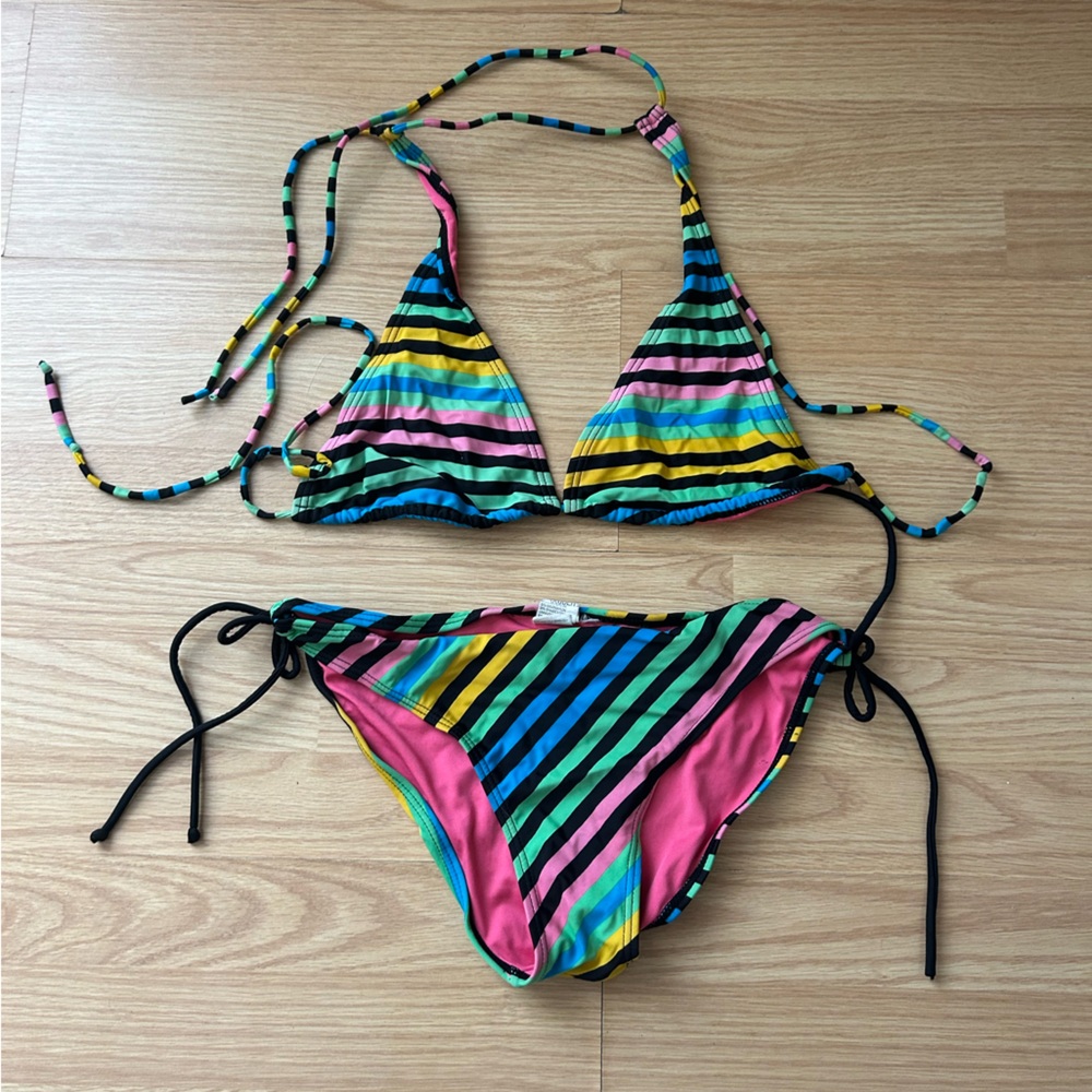 Powder room bikini
